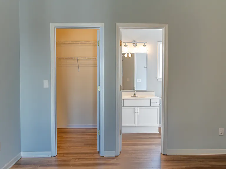 2117 Heathwood Dr — Photo 14