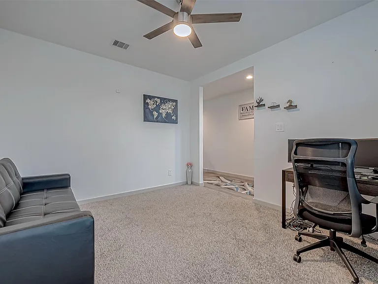 6850 Amber Cliff Ln — Photo 31