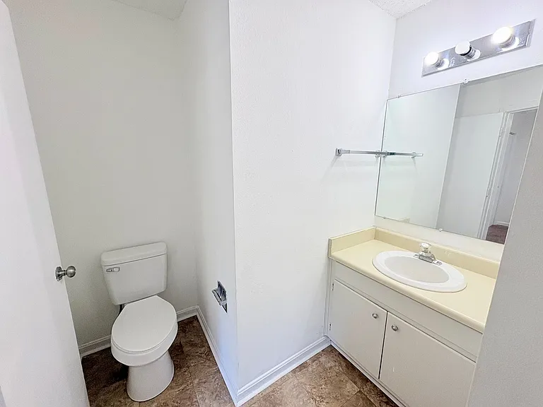 600 Anderson Hwy #611 — Photo 16