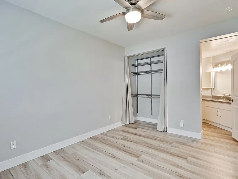 537 Shadow Dance Dr — Photo 16