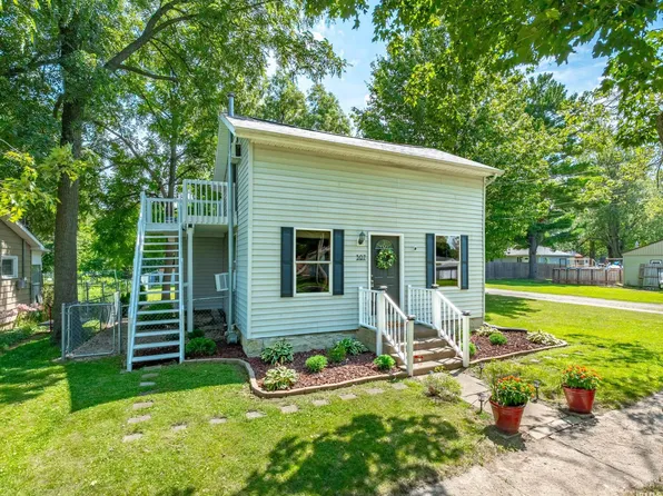 307 S Washington St, Pierceton, IN 46562