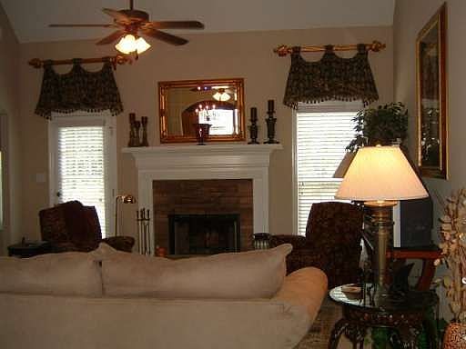 3rd image of 353 Westhill Dr