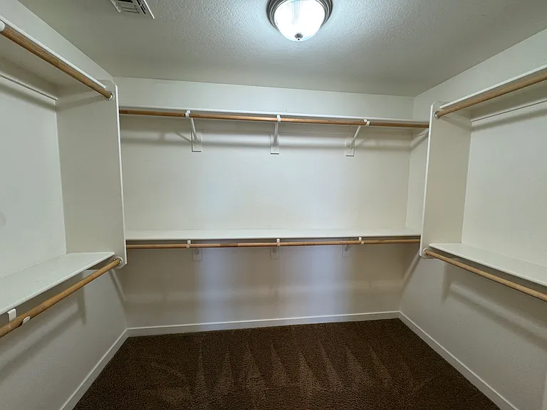 1115 E Cedar St — Photo 11