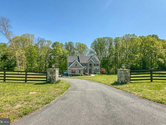 3rd image of 9950 Alydar Ct