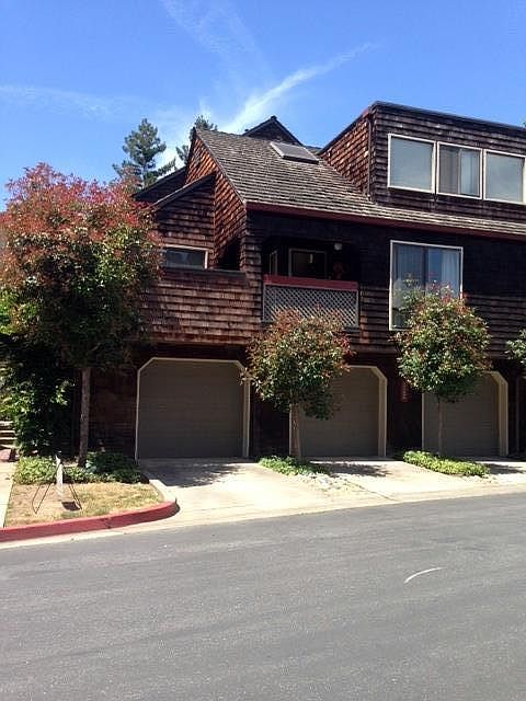 1st image of 75 Peter Coutts Cir