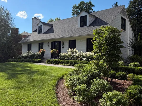 203 Choctaw Rd, Indian Hills, KY 40207