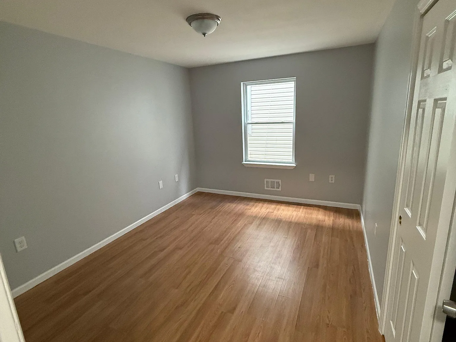3 bed, $2,600 — Photo 2