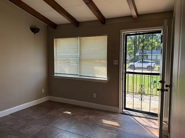 3 bed, 1160 sqft, $925 — Photo 4