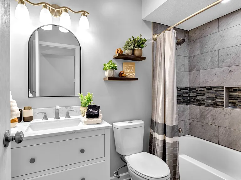 2393 Sawbury Blvd — Photo 4