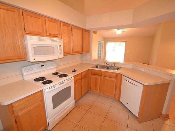 3rd image of 27331 Coral Springs Dr