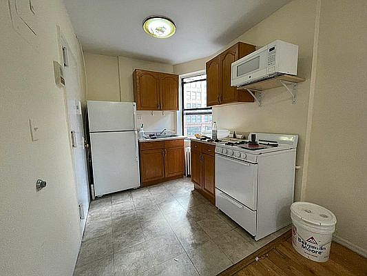 2nd image of 367 W 35th St APT 19