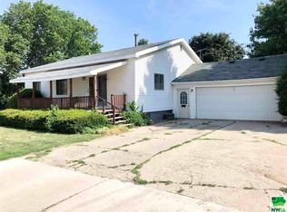 201 E Rose St, Elk Point, SD 57025