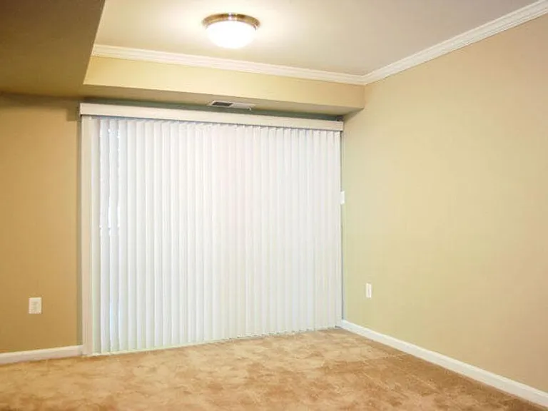 7 McCausland Pl — Photo 8