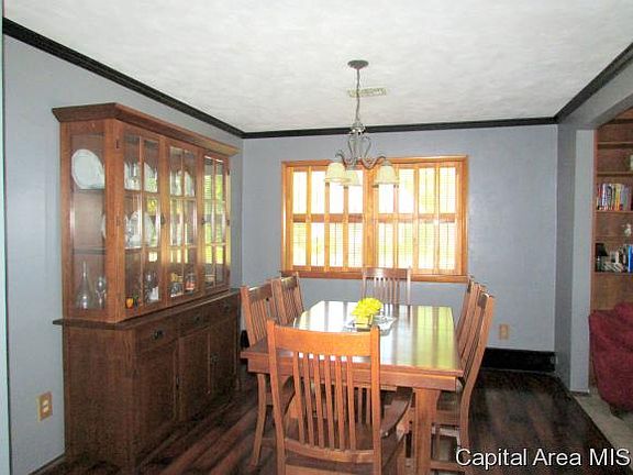 5th image of 629 E Lincoln St