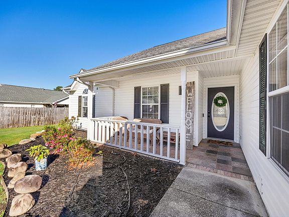5th image of 46 Bluegrass Cir