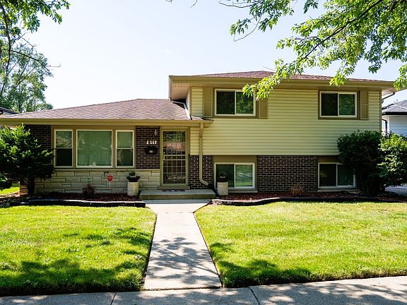 2nd image of 811 E 169th Pl