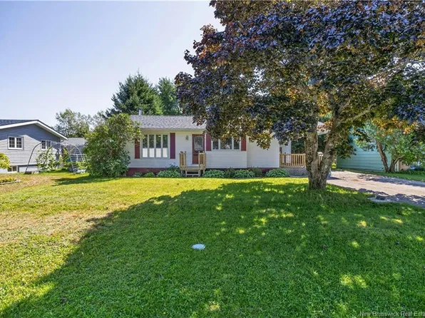 380 Sunset Ave, Miramichi, NB E1V 1A4