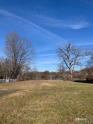 15 Cutlery Avenue, Meriden, CT 06451