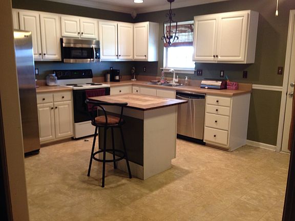 3rd image of 706 Park Hills St