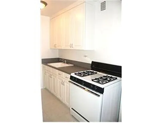 Rented by Douglas Elliman | media 7