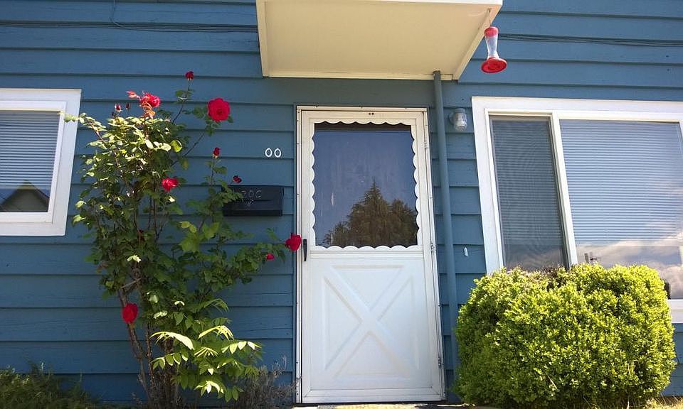 1st image of 4200 Latona Ave NE #4200