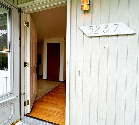 3rd image of 5237 Beach Dr