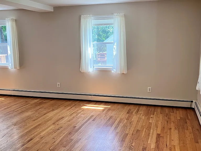 79 Locust Grove Rd — Photo 5