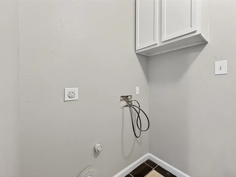 2446 Mayview Dr — Photo 20