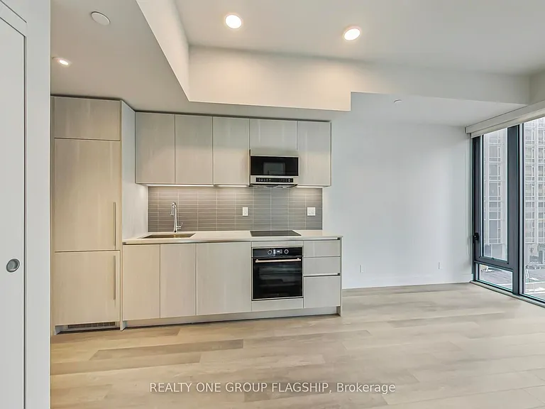 8 Cumberland St #701 — Photo 9