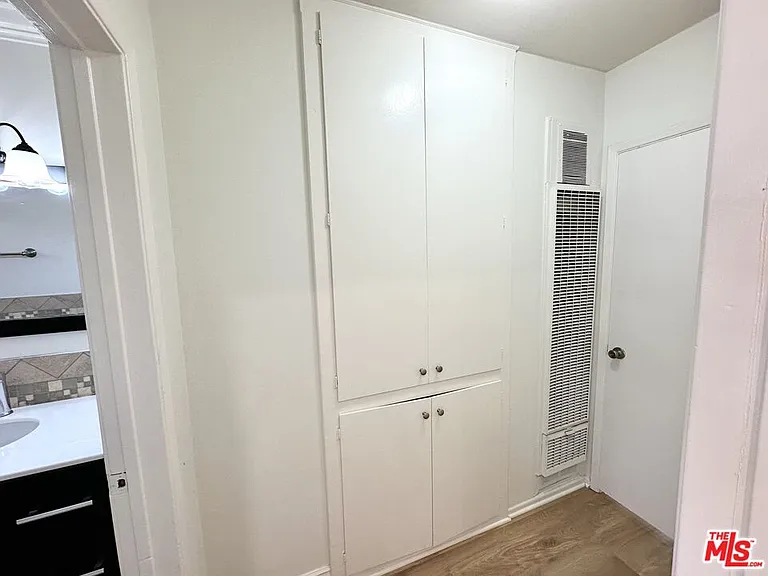 1215 N Hayworth Ave #203 — Photo 7
