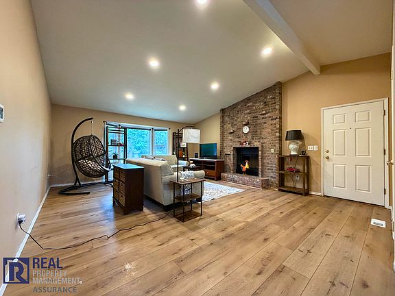 4th image of 10685 SW 77th Ave