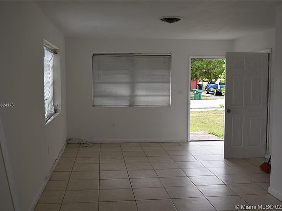 5th image of 1311 NE 118th St #2