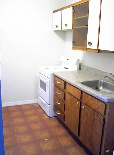 2 bed, 968 sqft, $1,095 — Photo 2