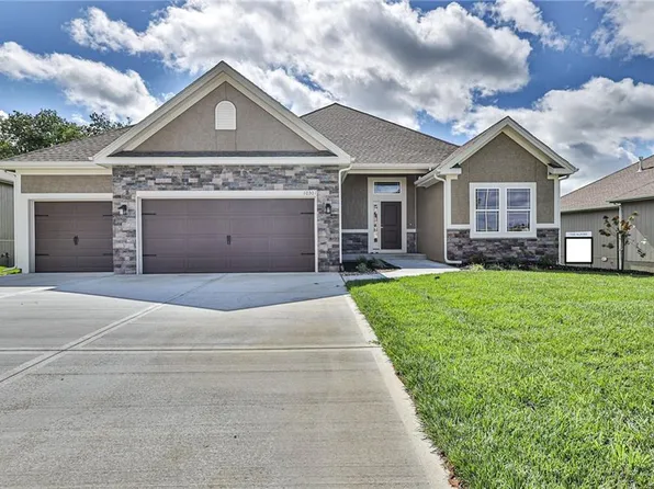 10307 N Winchester Ave, Kansas City, MO 64156