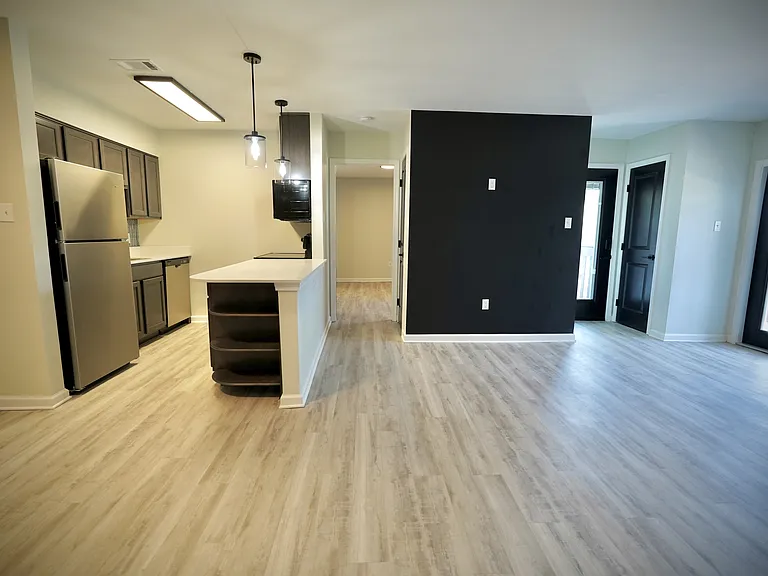 The Mayfair Apartment Homes — Photo 8