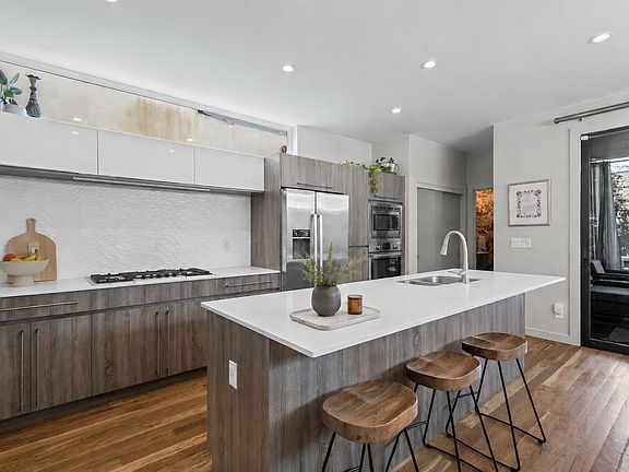 Kitchen. All Bosch appliances.
