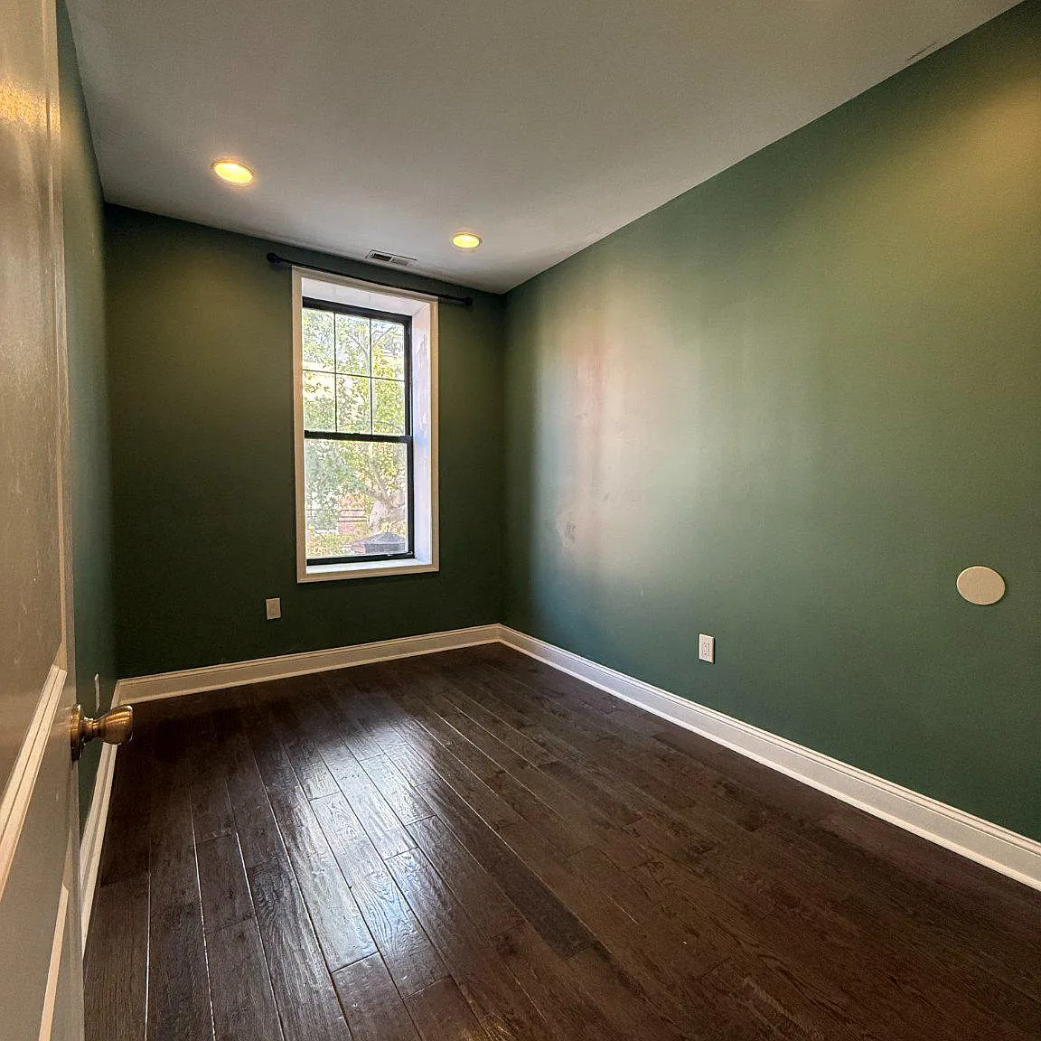 2 bed, 1.0 bath, 3495 sqft, $1,300 — Photo 4