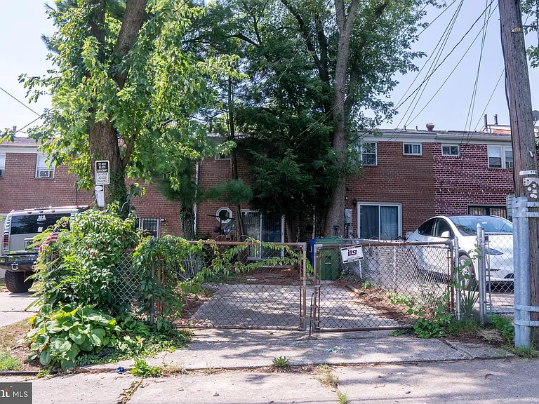 4766 Melbourne Rd — Photo 2