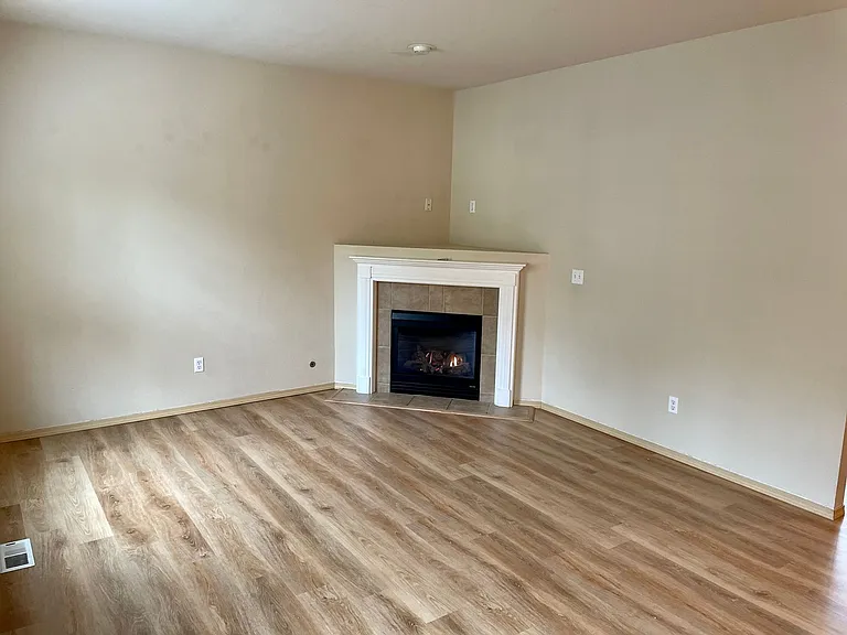 11535 6th Ave E — Photo 15