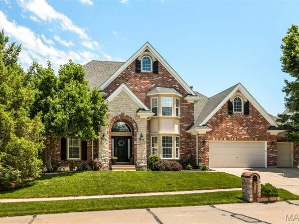 926 Kingsridge Ct, Ballwin, MO 63021
