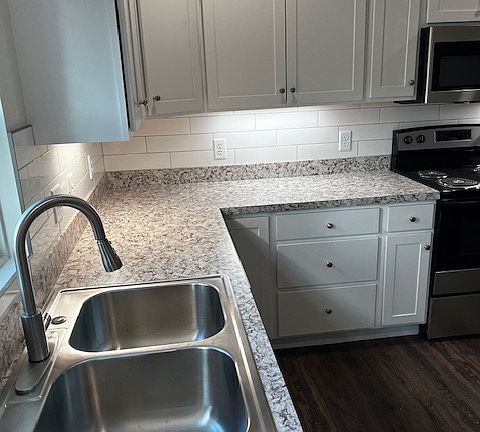 5th image of 118-118 N Early St #B
