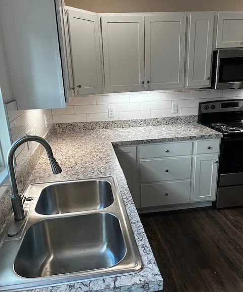 118-118 N Early St #B — Photo 5