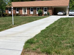 120 Tangle Dr, Jamestown, NC 27282