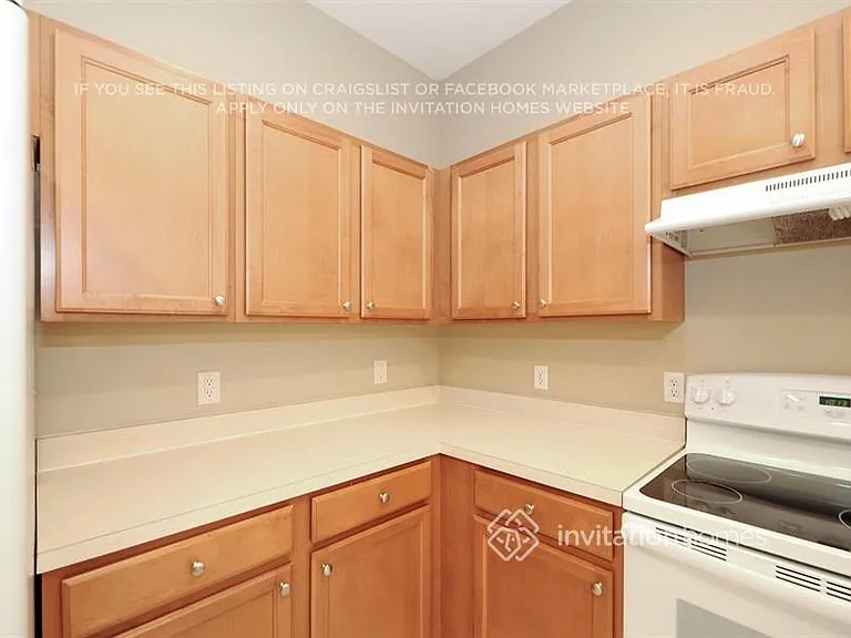 5015 Lakehurst Ct — Photo 7