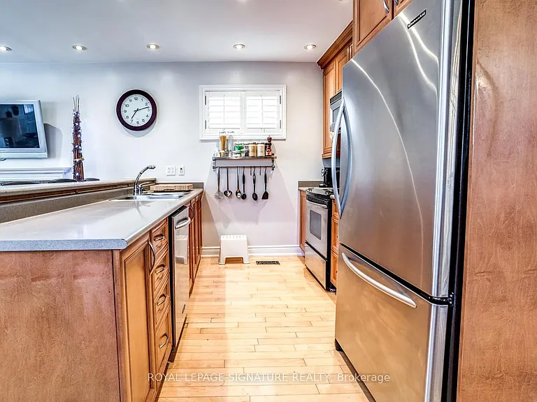 33 Athlone Rd #MAIN FL — Photo 12