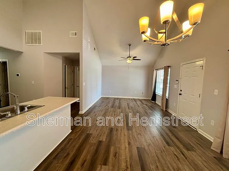 831 Dantignac St #831 DANTIGNAC ST — Photo 3