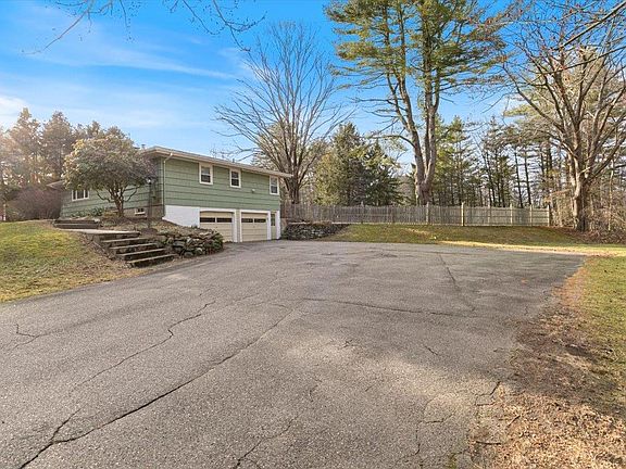 4th image of 76 Hilldale Avenue