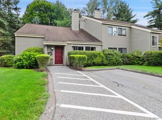 1 Oakridge Dr, South Salem, NY 10590