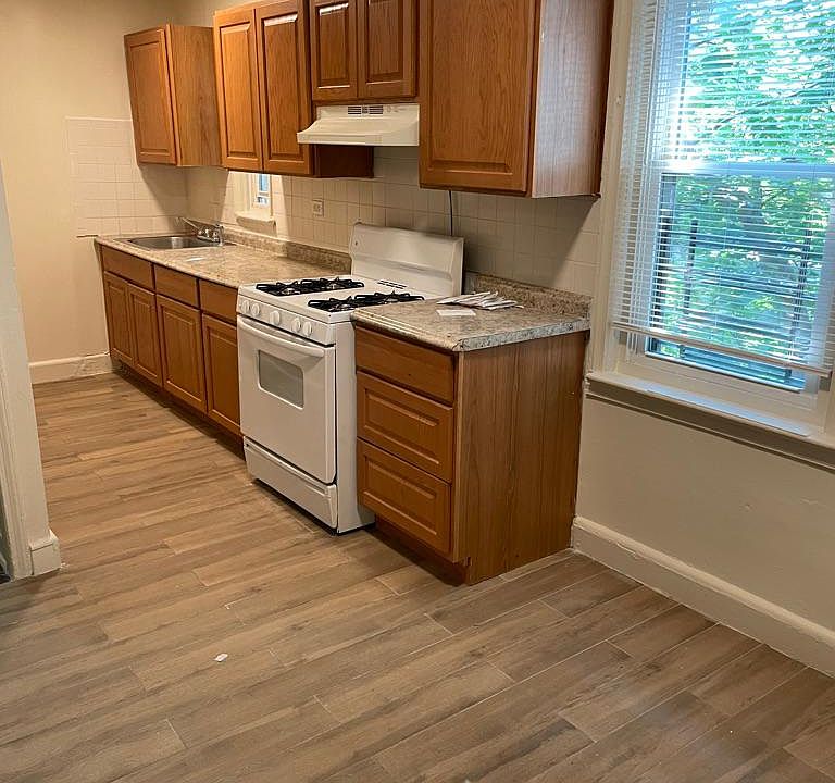 1st image of 1056 E 226th St Floor 1