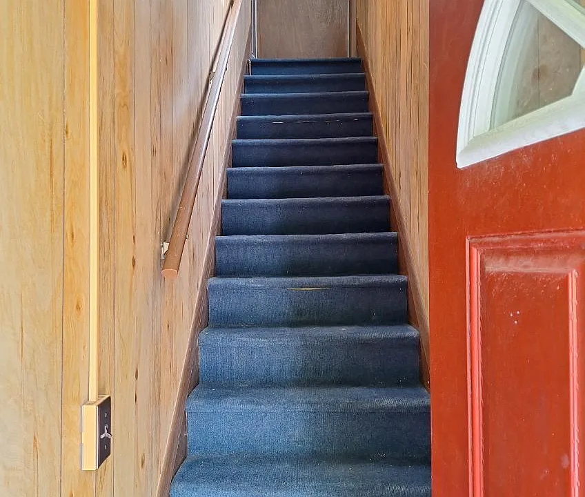 Stairs up